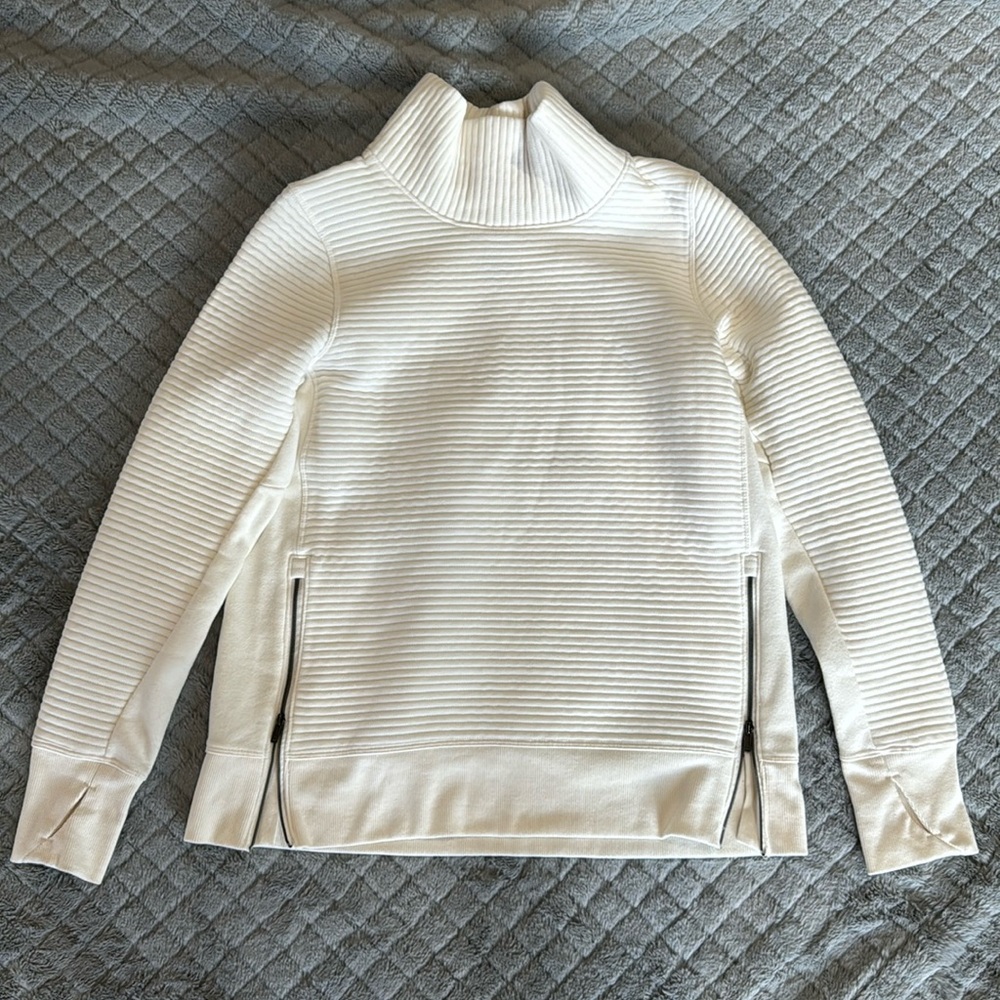 Women's White Ribbed Turtleneck Sweater